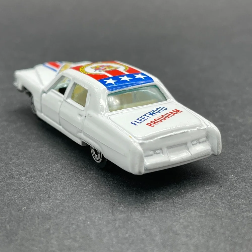 Yatming 1970's Cadillac Fleetwood Brougham Car White Diecast‎ 1/64 Opening Doors